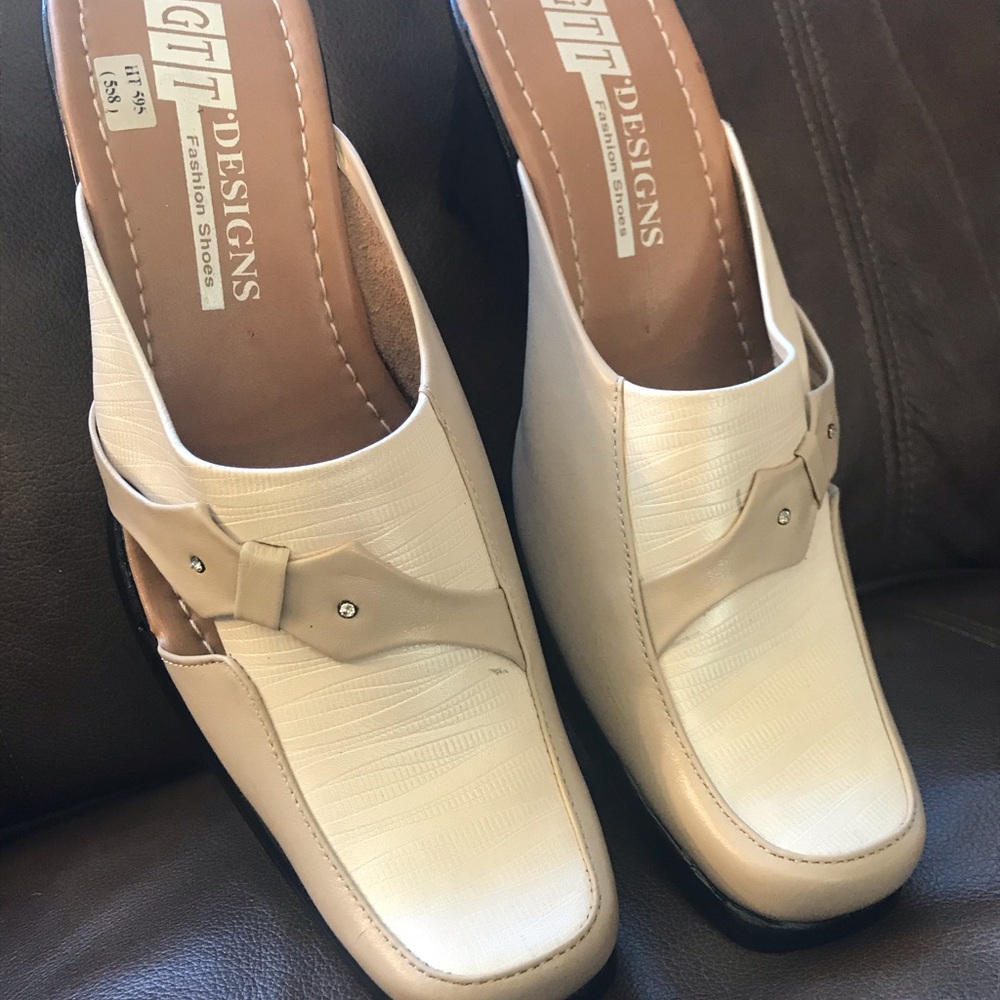 Shoes - Picture 2 of 6